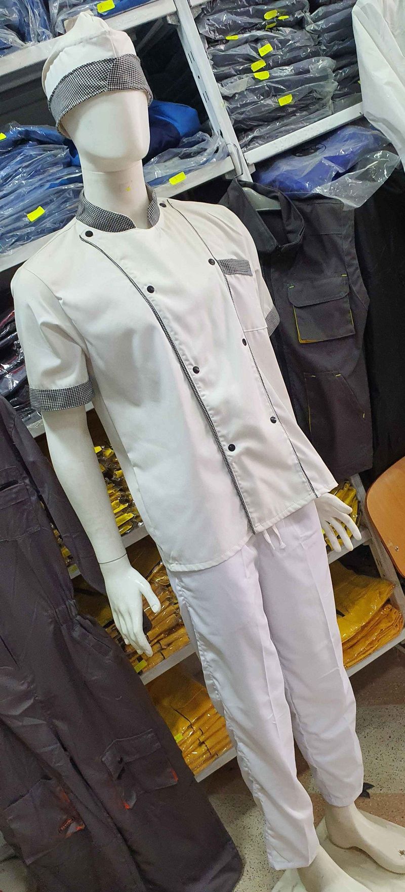 Tenu de cuisine couleur blanc