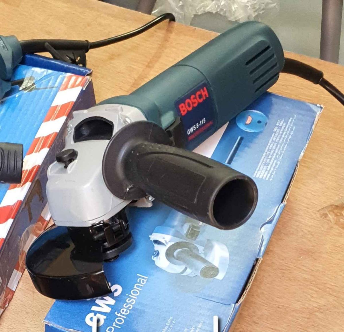 Tranconneuse bosch 670w