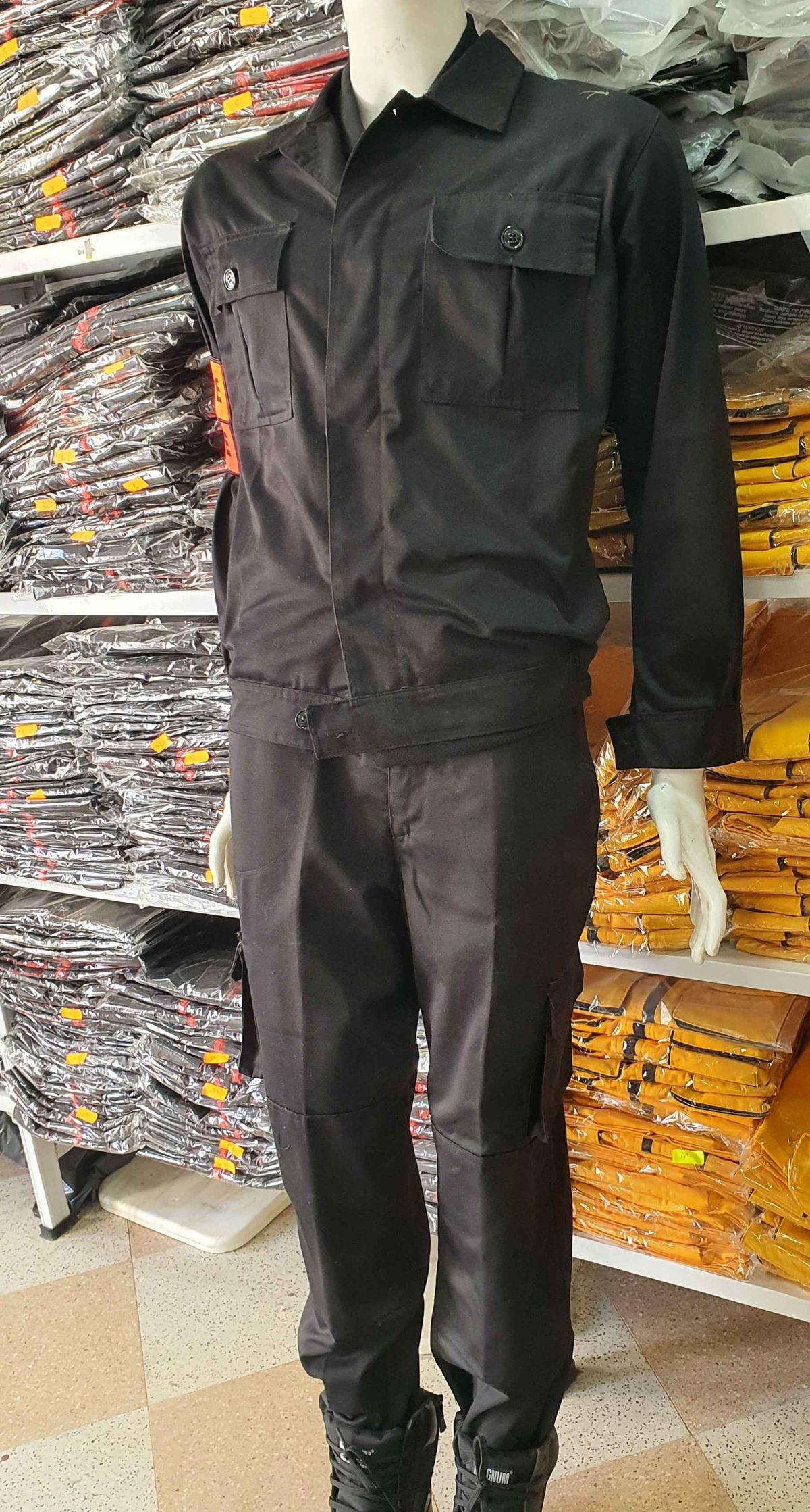 Tenu de sécurité couleur noir