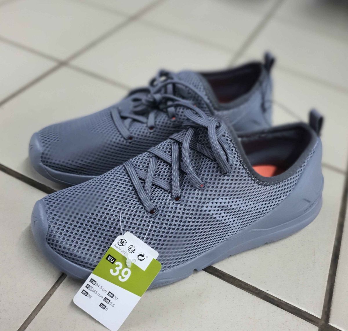 Chaussure DÉCATHLON original Gris